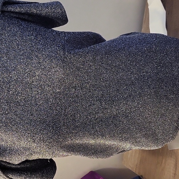Black and silver metallic blouse gorgeous - Picture 1 of 5
